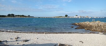 Stone house 300 m from the beach