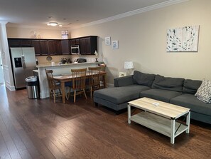 Televisión y monitor de computadora 