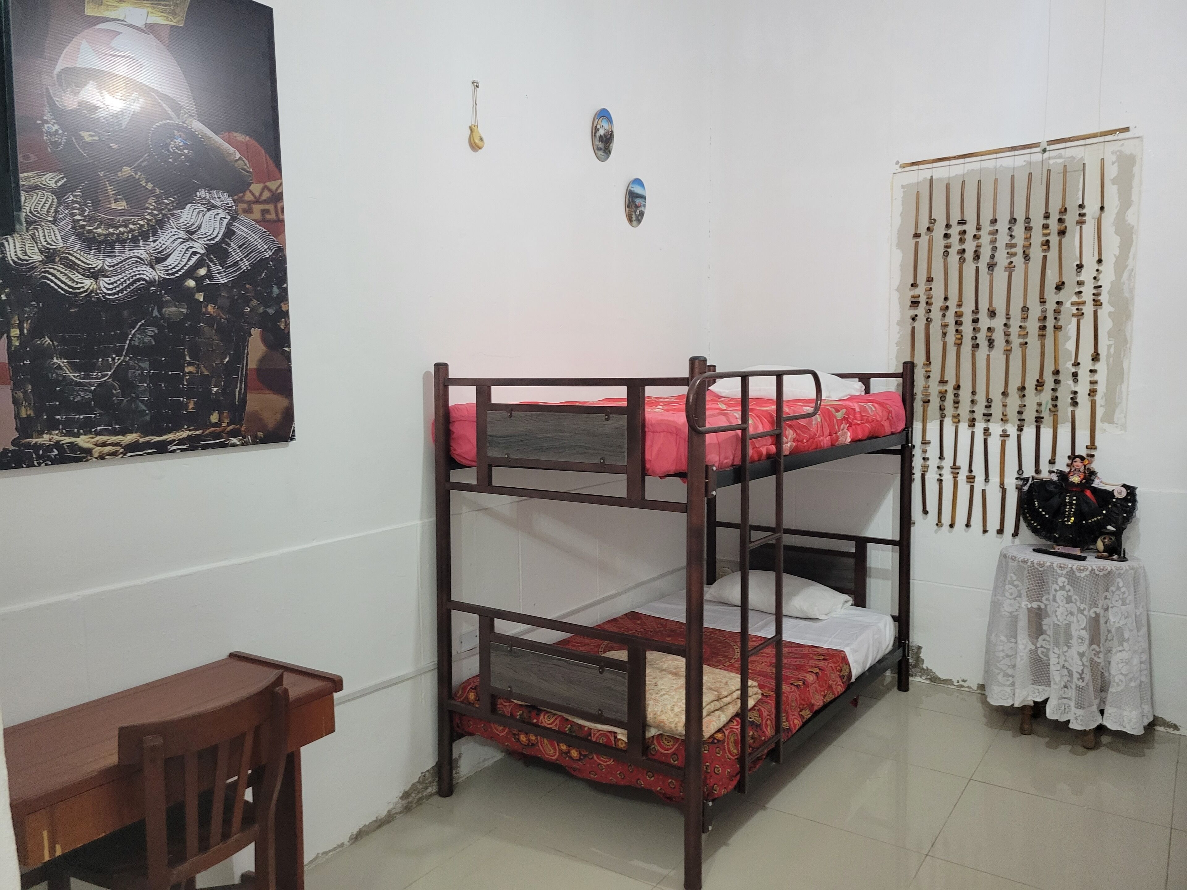 1 habitación, tabla de planchar con plancha, wifi gratis y ropa de cama 