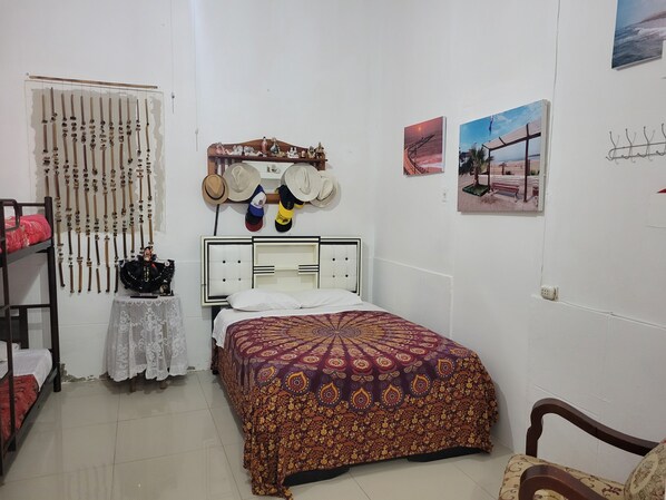 1 dormitorio, tabla de planchar con plancha, wifi gratis y ropa de cama