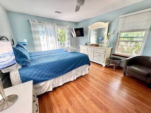 5 bedrooms, iron/ironing board, travel crib, internet