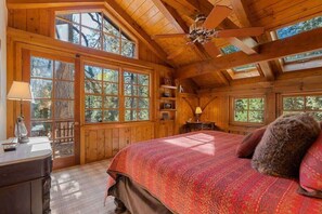 5 bedrooms, desk, iron/ironing board, WiFi