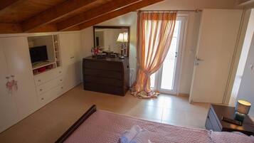Villa | 3 bedrooms, iron/ironing board, free WiFi, bed sheets