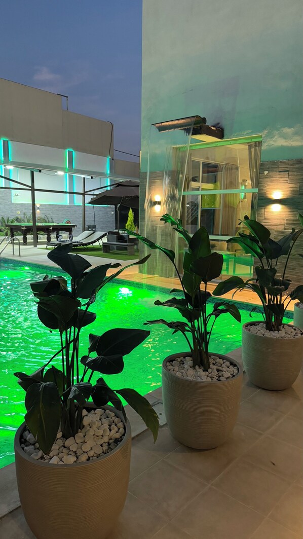 Outdoor pool, a heated pool