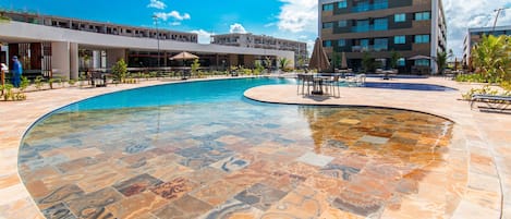 Departamento clásico | Alberca | 4 albercas al aire libre