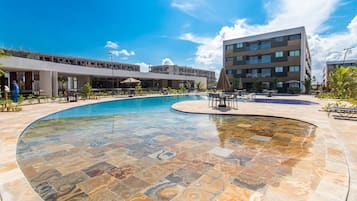 Apartamento básico | Piscina | 4 piscinas externas