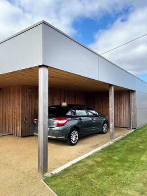 Property grounds - Single storey house with jacuzzi near the beach<br>Wooden frame, 4 stars  (Pleubian)