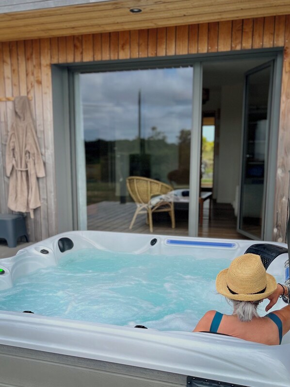 Terrace/patio - Single storey house with jacuzzi near the beach<br>Wooden frame, 4 stars  (Pleubian)