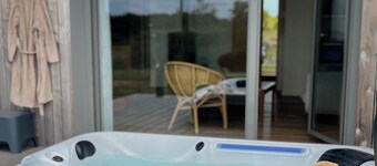 Single storey house with jacuzzi near the beach<br>Wooden frame, 4 stars 
