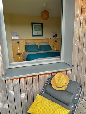 2 bedrooms, desk, iron/ironing board, travel crib - Single storey house with jacuzzi near the beach<br>Wooden frame, 4 stars  (Pleubian)