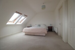 5 Schlafzimmer, Bügeleisen/Bügelbrett, WLAN, Bettwäsche