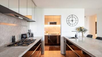 Fridge, microwave, oven, stovetop