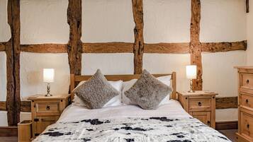 7 bedrooms, free WiFi, bed sheets