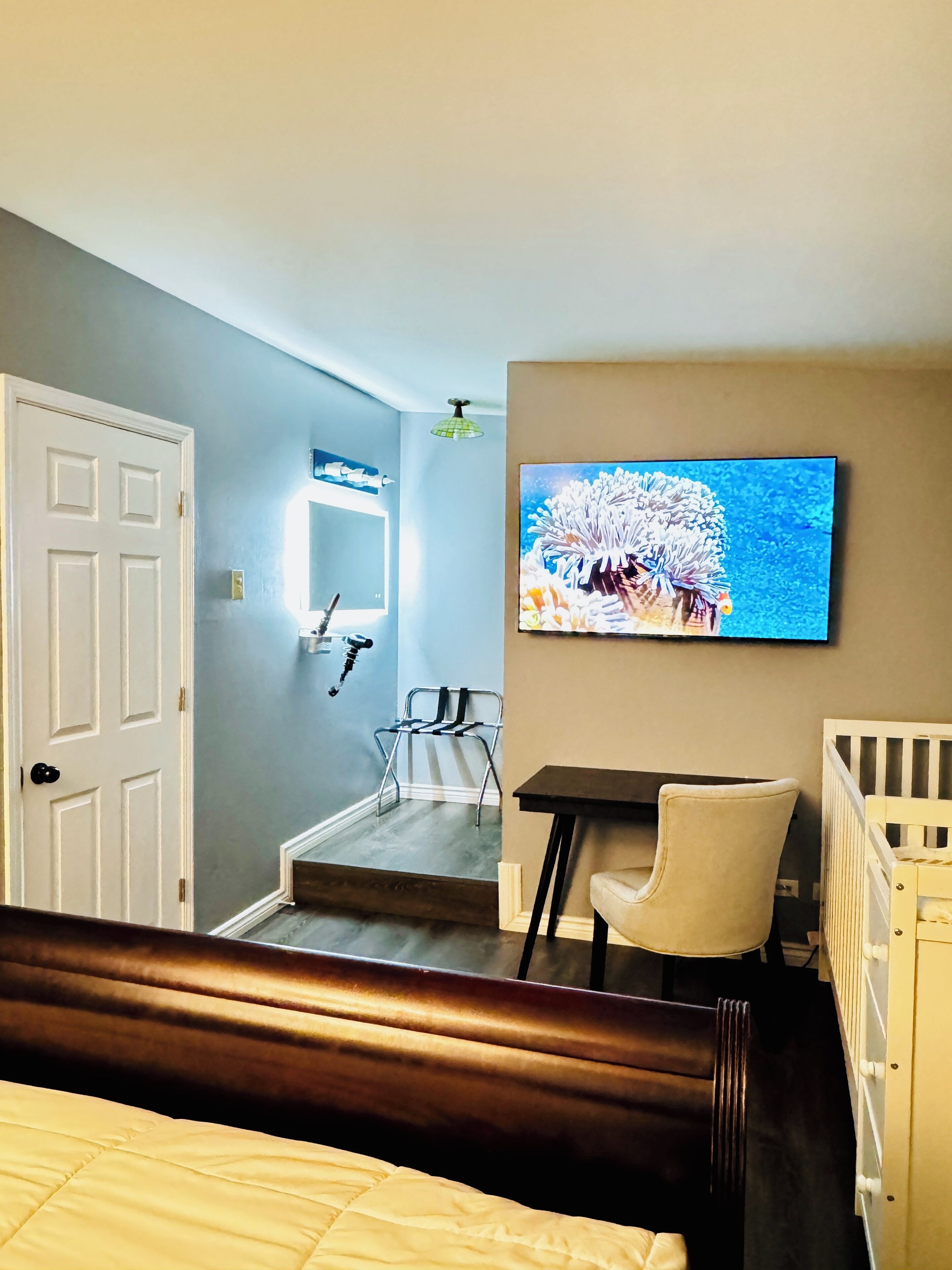 4 habitaciones, escritorio, tabla de planchar con plancha y wifi gratis 