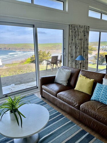 Polzeath Beach. Stunning cliff top property. Easy access to the beach.
