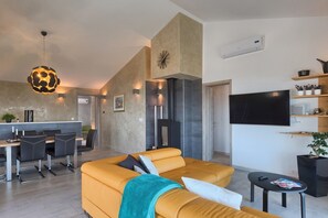 Smart TV, fireplace - Penthouse with excellent sea views (Brsec)