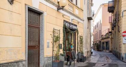 In Biella's Historic Center - Large, Luxurious, Multi-family Design Apartment