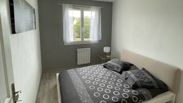 3 dormitoris, planxa i posts de planxar, wifi gratuïta i roba de llit