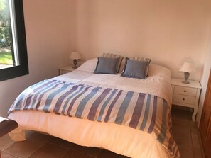 3 habitaciones, tabla de planchar con plancha y wifi gratis