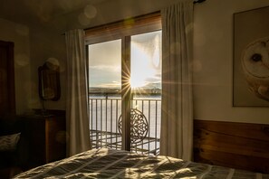 3 bedrooms, iron/ironing board, free WiFi, bed sheets - Chalet de Luxe sur le Grand-lac Nomingue (Nominingue)