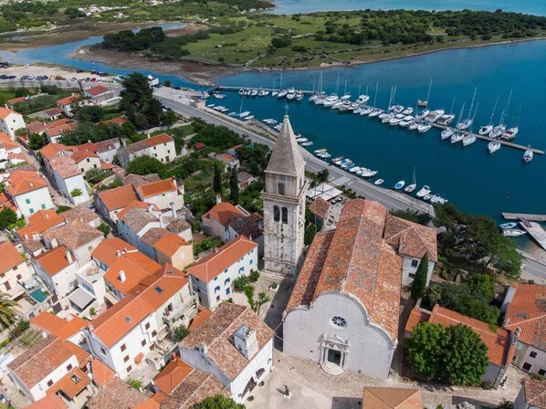 Apartment | Aerial view - Impeccable 4-bed Apartment in Osor (Mali Losinj)