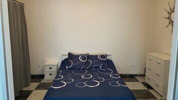 3 Schlafzimmer, Schreibtisch, kostenloses WLAN, Bettwäsche