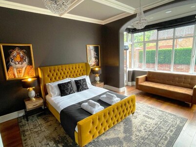 Luxury 3 Bedroom Apartment in the Heart of Yeovil