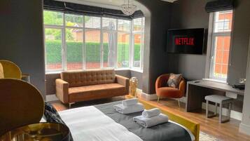 3 bedrooms, WiFi, bed sheets