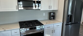 Brand new 4 bedroom house 1.5 blocks from beach and boardwalk