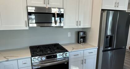 Brand new 4 bedroom house 1.5 blocks from beach and boardwalk