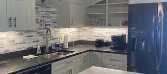 4-minute walk to beautiful Emerald Isle beach access.