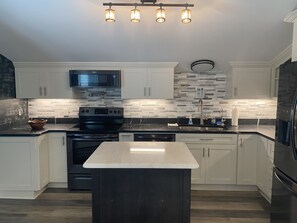 Fridge, microwave, oven, stovetop - 4-minute walk to beautiful Emerald Isle beach access. (Emerald Isle)