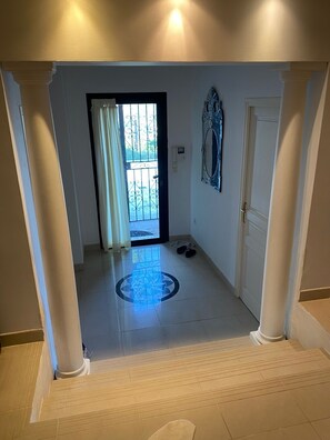 Interior - Sea view villa with pool and nearby beach (Sainte-Maxime)