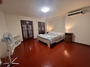 Appartamento Design | 1 camera, ferro/asse da stiro, Wi-Fi gratuito