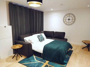 Apartment | 1 bedroom, iron/ironing board, free WiFi, bed sheets - Stunning Modern Christchurch Town Centre Apartment (Christchurch)