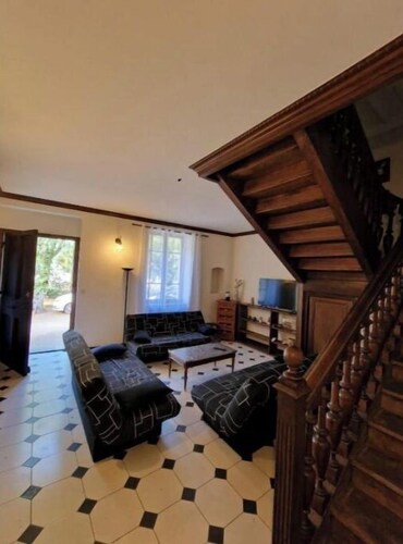 Large furnished house fully equipped - Wifi, TV, Billiards