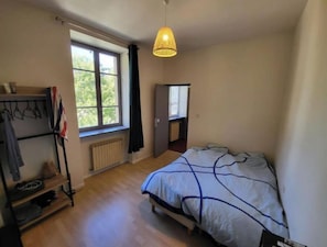 Soundproofing, iron/ironing board - Large furnished house fully equipped - Wifi, TV, Billiards (Tain-l'Hermitage)