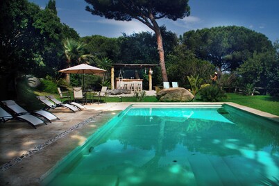 Garden Guesthouse, Sea View and Wellness, Boutique Estate near Barcelona Coast