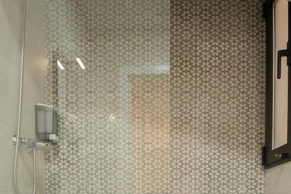 Family Room, Berbilang Katil, Ensuite | Bilik Mandi | Pancuran mandi, kelengkapan dandanan diri percuma, pengering rambut 