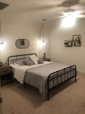 4 bedrooms, desk, iron/ironing board, free WiFi