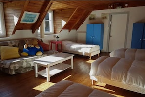 9 bedrooms, iron/ironing board, travel cot, free WiFi