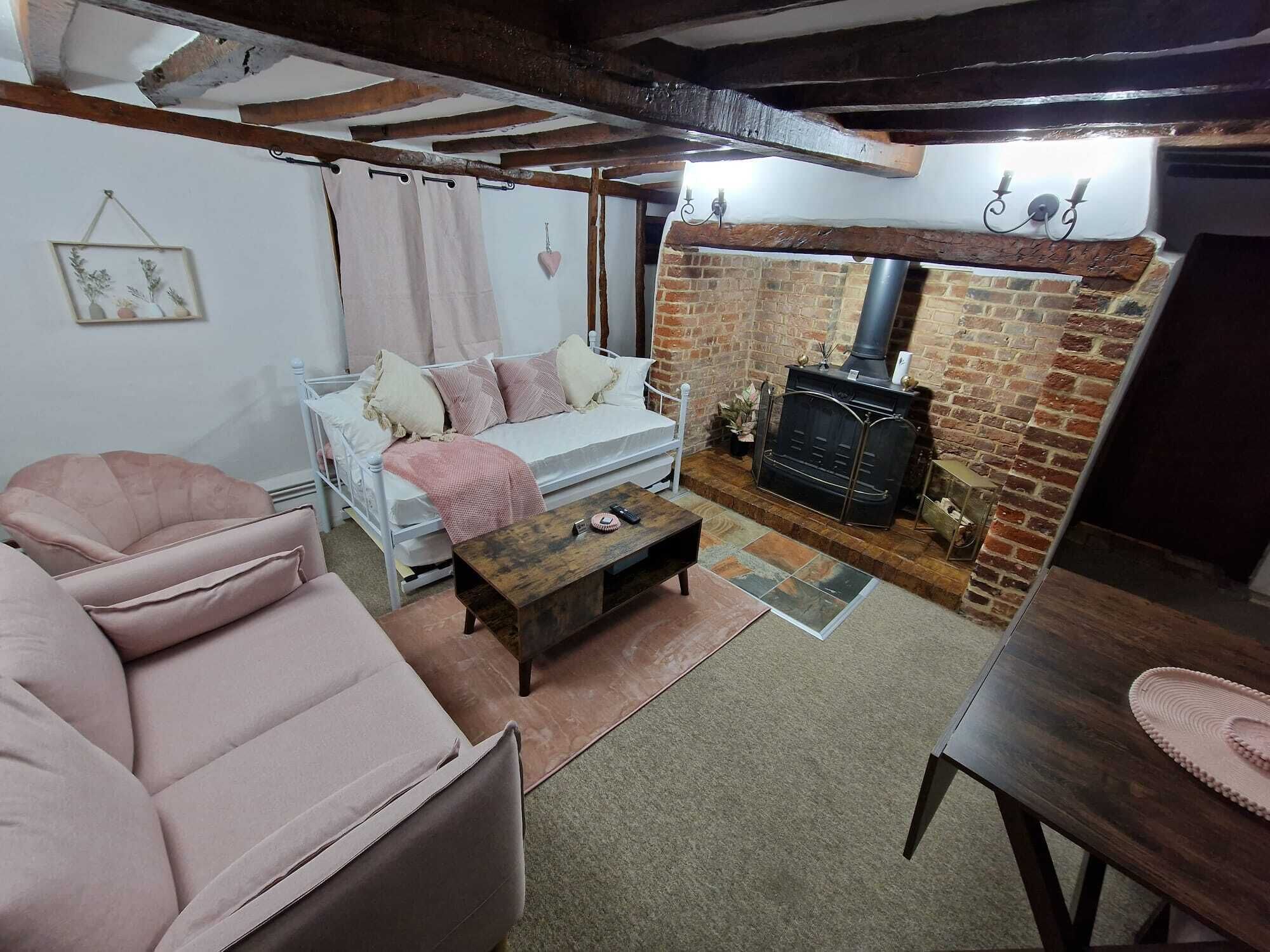 Honey Horsefield Grade Ll 1650 Thatched Cottage - Essex