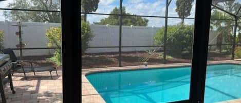 屋外プール、温水プール