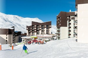Snow and ski sports