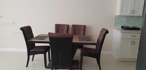 Dining room - Balcony Breeze @ Bayfront Villas Portmore (Portmore)
