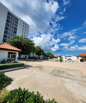 Exterior - Balcony Breeze @ Bayfront Villas Portmore (Portmore)
