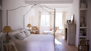 9 Schlafzimmer, Bügeleisen/Bügelbrett, kostenloses WLAN, Bettwäsche