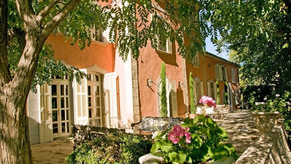 Exterior - Beautiful Provençal manor house in award winning vineyard (Carnoules)