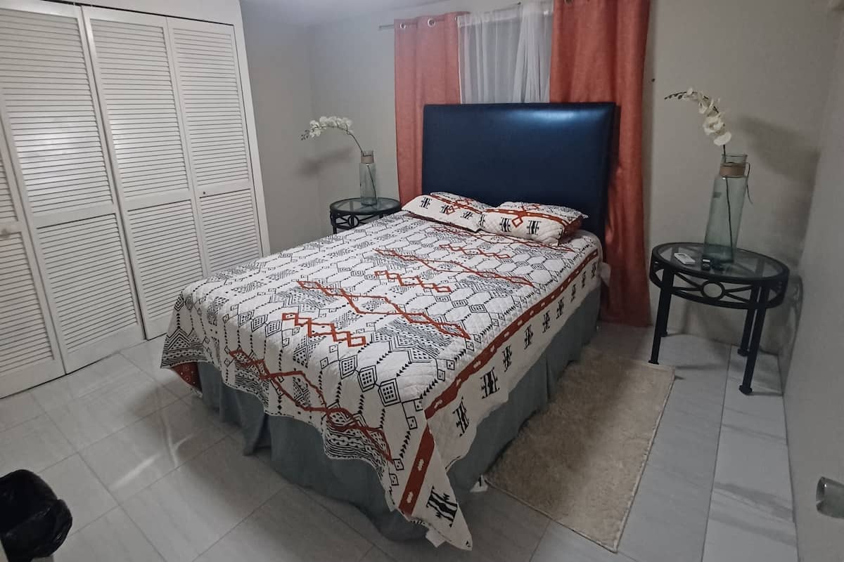Apartment | 1 bedroom, blackout drapes, soundproofing, iron/ironing board