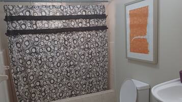 Apartment | Bathroom | Towels